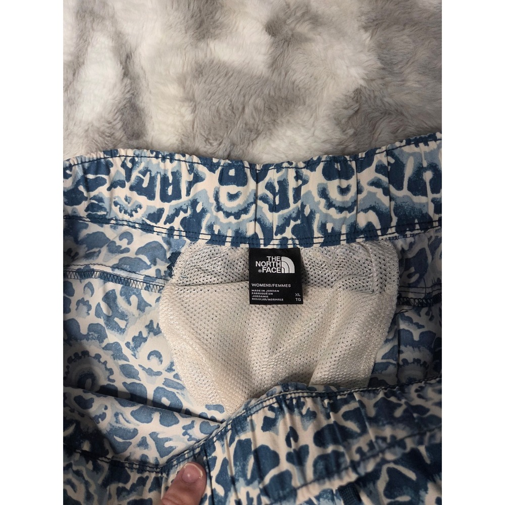 The North Face Womens Class V Shorts Blue White Geometric Print XL - Picture 3 of 3